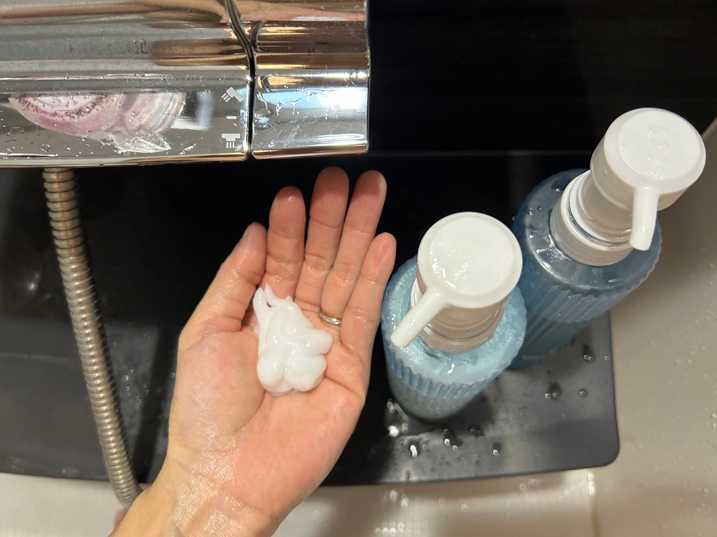 リフレッシュ × さらつや シャンプー/トリートメント/h&s/市販シャンプーを使ったクチコミ(4枚目)