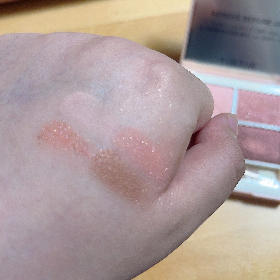 スターライト アイシャドウ #02 CORAL PINK/TIRTIR(ティルティル)/アイシャドウパレットを使ったクチコミ（3枚目）