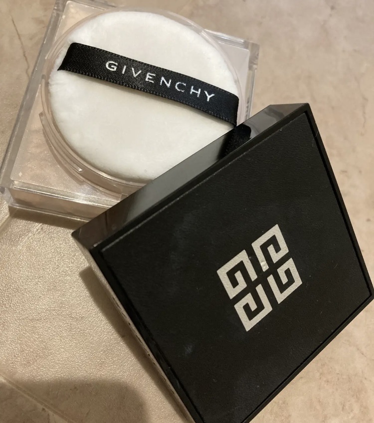 プリズム・リーブル No.2 ホワイト・サテン/GIVENCHY/ルースパウダーを使ったクチコミ（1枚目）