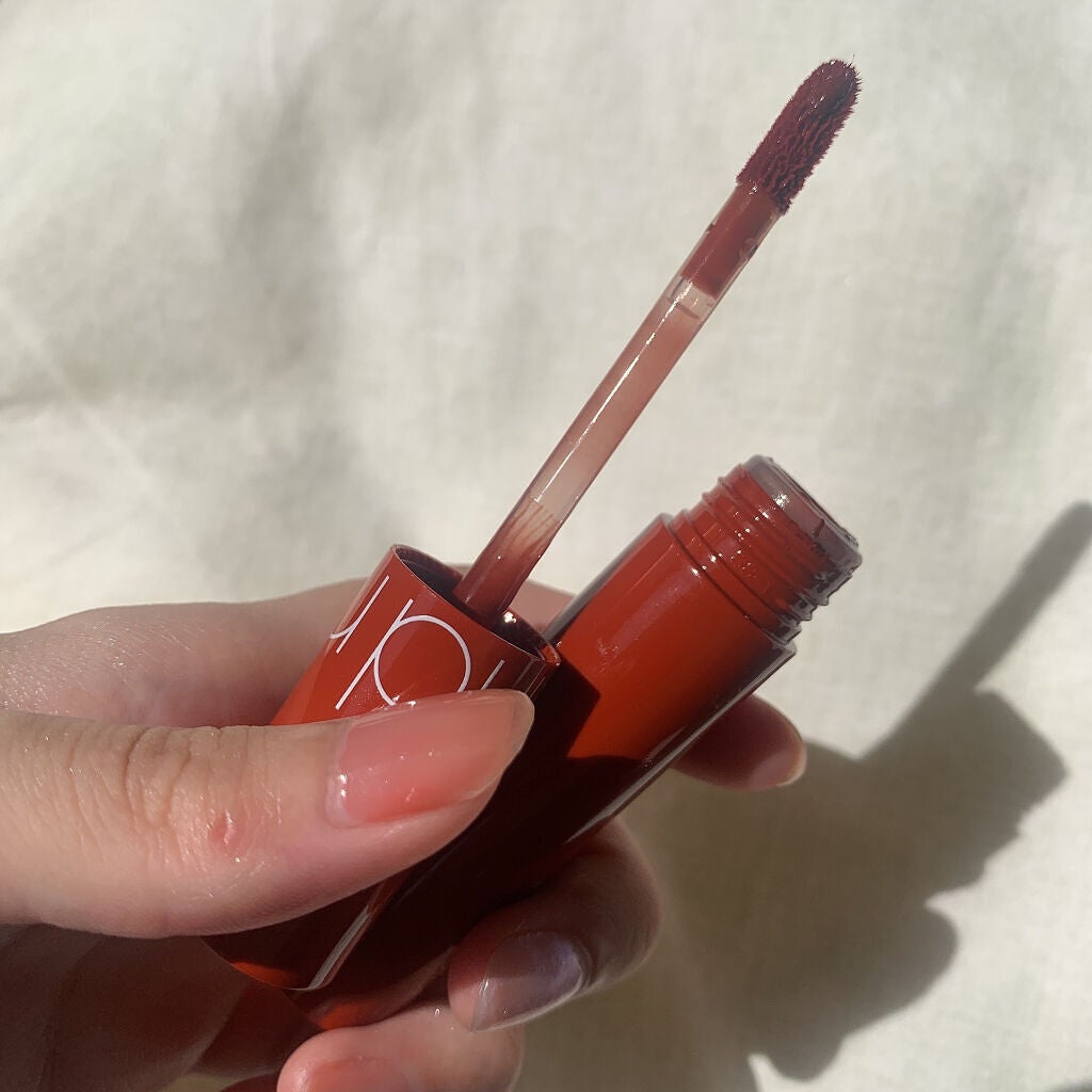 ジューシーラスティングティント/rom&nd/リップティントを使ったクチコミ(2枚目)