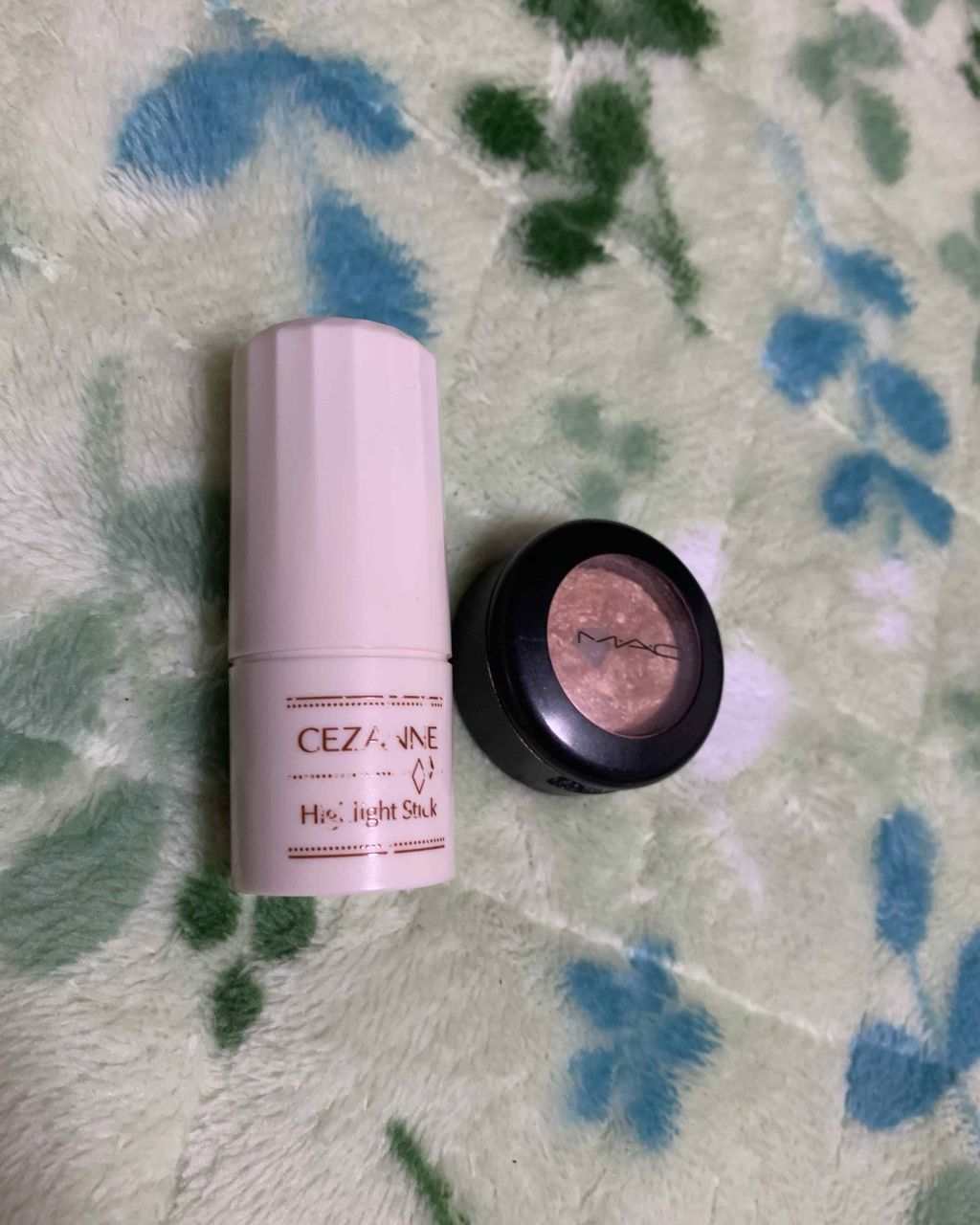 エクストラ ディメンション アイシャドウ ア ナチュラル フラート/M・A・C/単色アイシャドウを使ったクチコミ（1枚目）