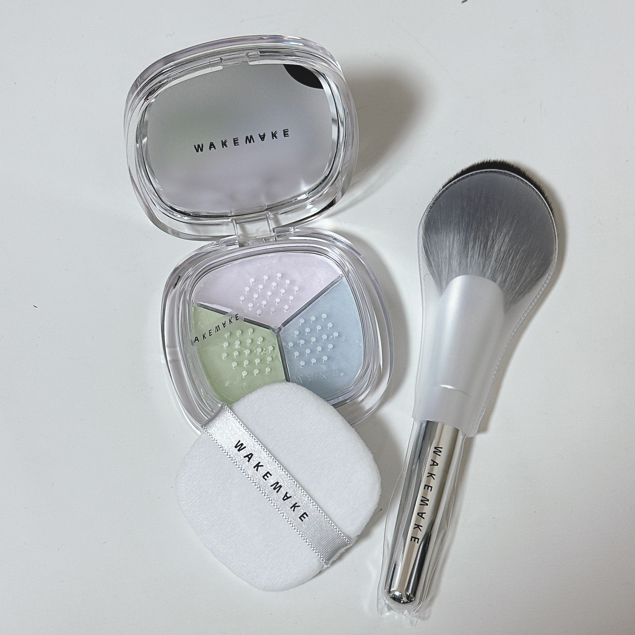 ステイフィクサーマルチカラーパウダー/wakemake/ルースパウダーを使ったクチコミ（1枚目）