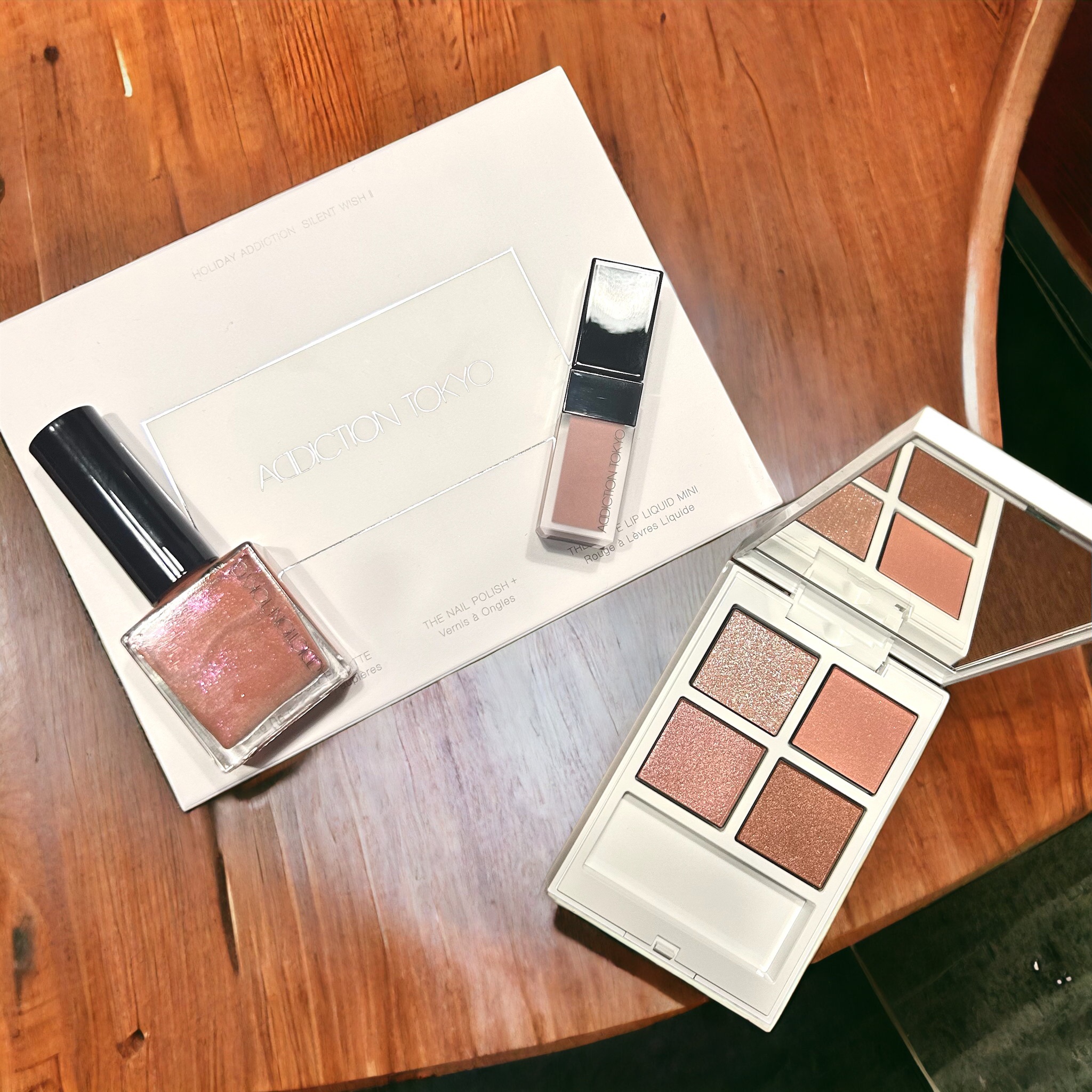 ホリデー アディクション サイレント ウィッシュⅠ/ADDICTION/メイクアップキットを使ったクチコミ（1枚目）