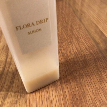 ALBION フローラドリップのクチコミ「アルビオンの美容液化粧水
美容液成分たっぷりの化粧水

期待して去年買いまして、、、

夏場は.....」（2枚目）