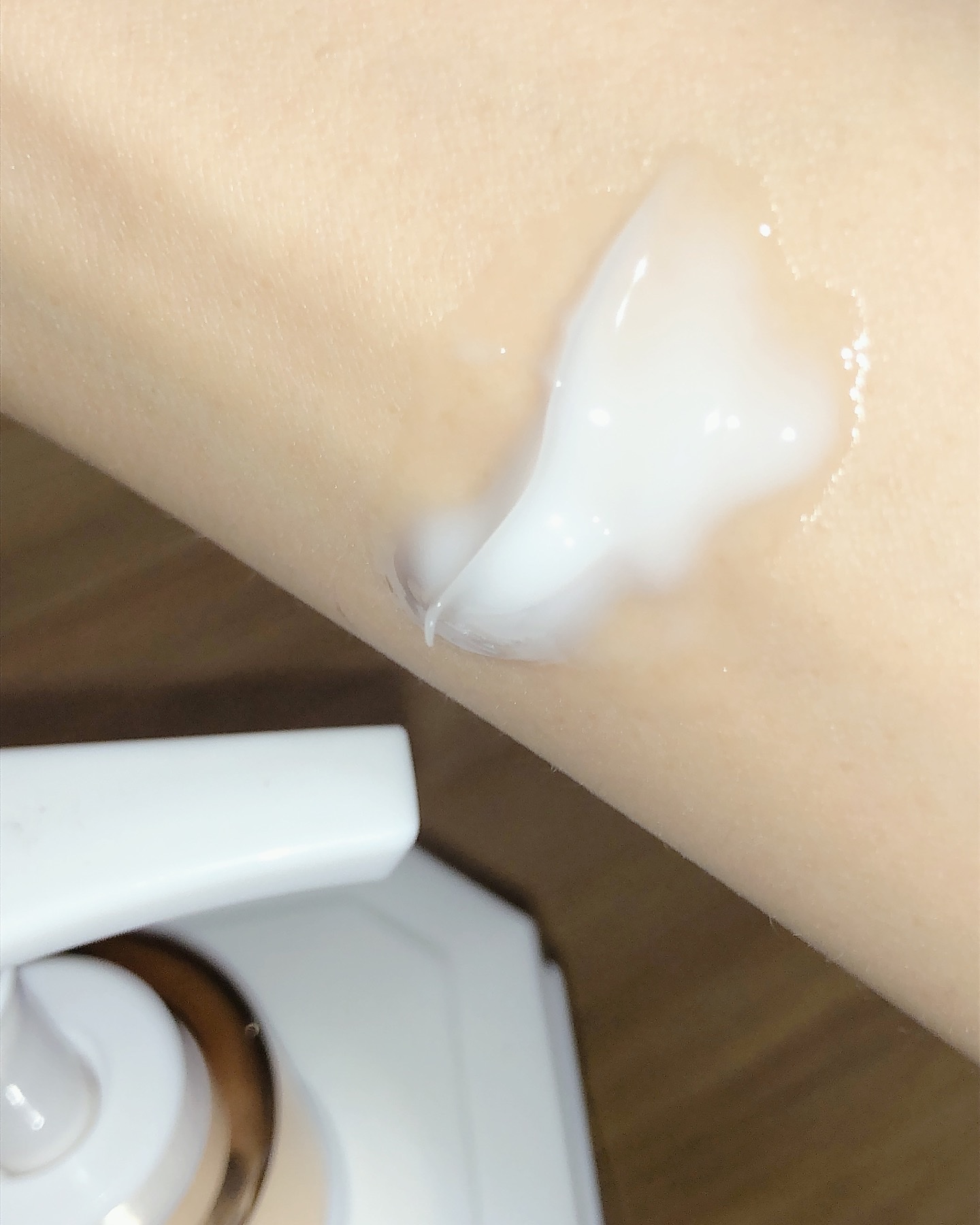 パフュームボディローション リリィムスクホワイトティー/TEABLESS/ボディローションを使ったクチコミ（2枚目）