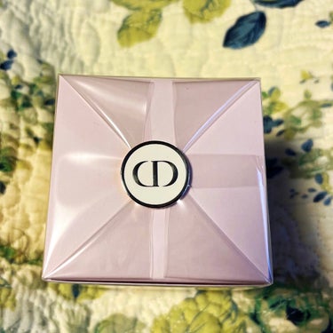 Dior ミス ディオール キャンドルのクチコミ「Diorミス ディオール キャンドル購入(🌸´∇`🌸)



ミレフィオリの花々が綺麗な陶器製.....」（3枚目）