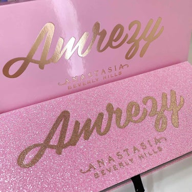アナスタシア ビバリーヒルズ Amrezy Anastasia Beverly Hillsのクチコミ「ラメラメ、ピンクのパケが
とてつもなく可愛すぎる❤️

☆ANASTASIA BEVERLY .....」（3枚目）