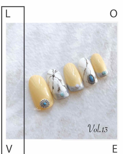 三日月百子 ネイルパーツのクチコミ「🌼\\春のターコイズネイル//💅🌼
¥300shopミカヅキモモコで購入したターコイズシリーズ.....」(1枚目)