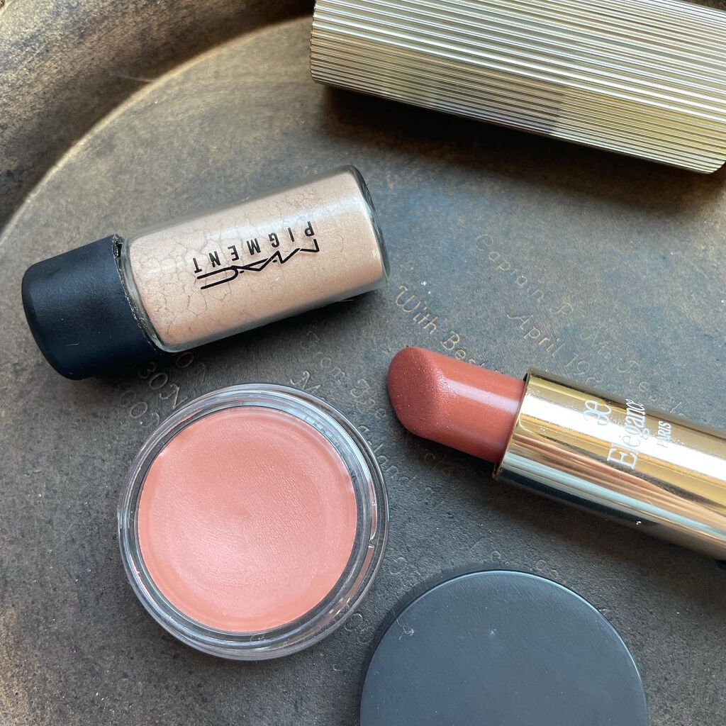 ピグメント ネイキッド(ミニ)/M・A・C/単色アイシャドウを使ったクチコミ（3枚目）