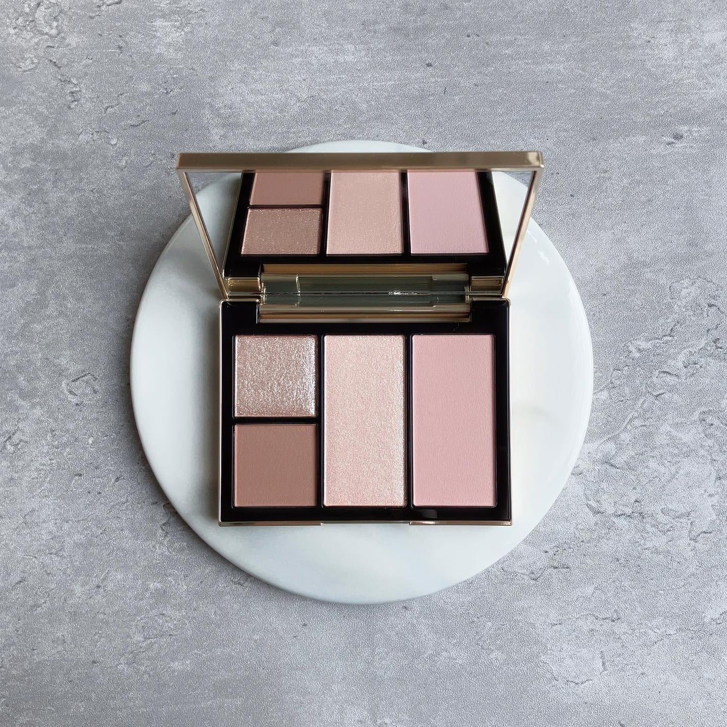 フェイス スタイリスト/SNIDEL BEAUTY/アイシャドウパレットを使ったクチコミ(2枚目)