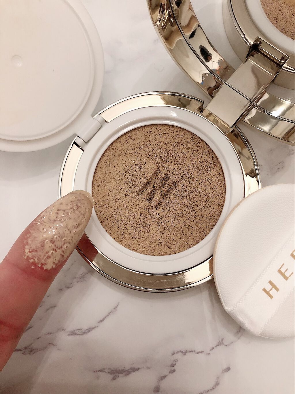 グローラスティングクッションSPF50+/PA+++ /HERA/クッションファンデーションを使ったクチコミ(2枚目)