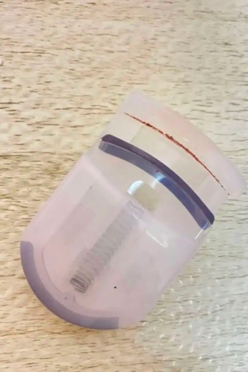 ひより on LIPS 「無印良品携帯用アイラッシュカーラーめっちゃまつ毛上がるしコンパ..」(1枚目)