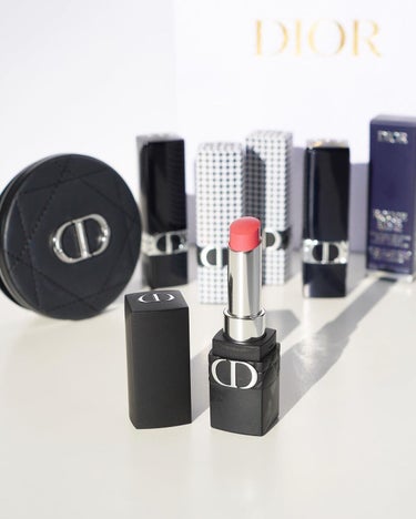 Dior ルージュ ディオール フォーエヴァー スティックのクチコミ「〈落ちにくい！〉9/2新発売のDiorリップ

Diorの人気リップのスティックバージョンが登.....」（2枚目）