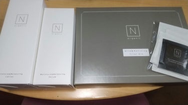 N Organicの定期購入はじめました✨

値段がなかなかいいお値段なので迷ってましたが、今月誕生日で誕生月特典でいろいろとお得だったので定期購入はじめました🤗

日曜日に申し込み昨日到着！！
パウチ