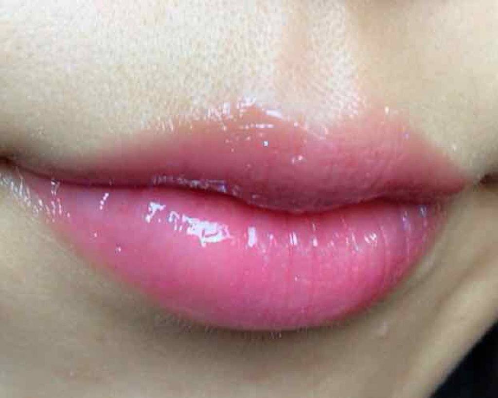 フォーエヴァージューシー オイルルージュ/JILL STUART/口紅を使ったクチコミ(3枚目)