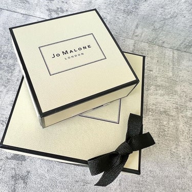 Jo MALONE LONDON ピオニー&ブラッシュ スエード ボディ クレームのクチコミ「イングリッシュペアーと迷って、
肌に付けた後の香りの変化が好きだった
ピオニー&ブラッシュスエ.....」（2枚目）