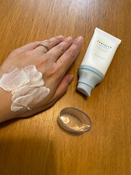 ヒアルーシカ ウォーターフィット サンセラム/SKIN1004/日焼け止めローションを使ったクチコミ(1枚目)