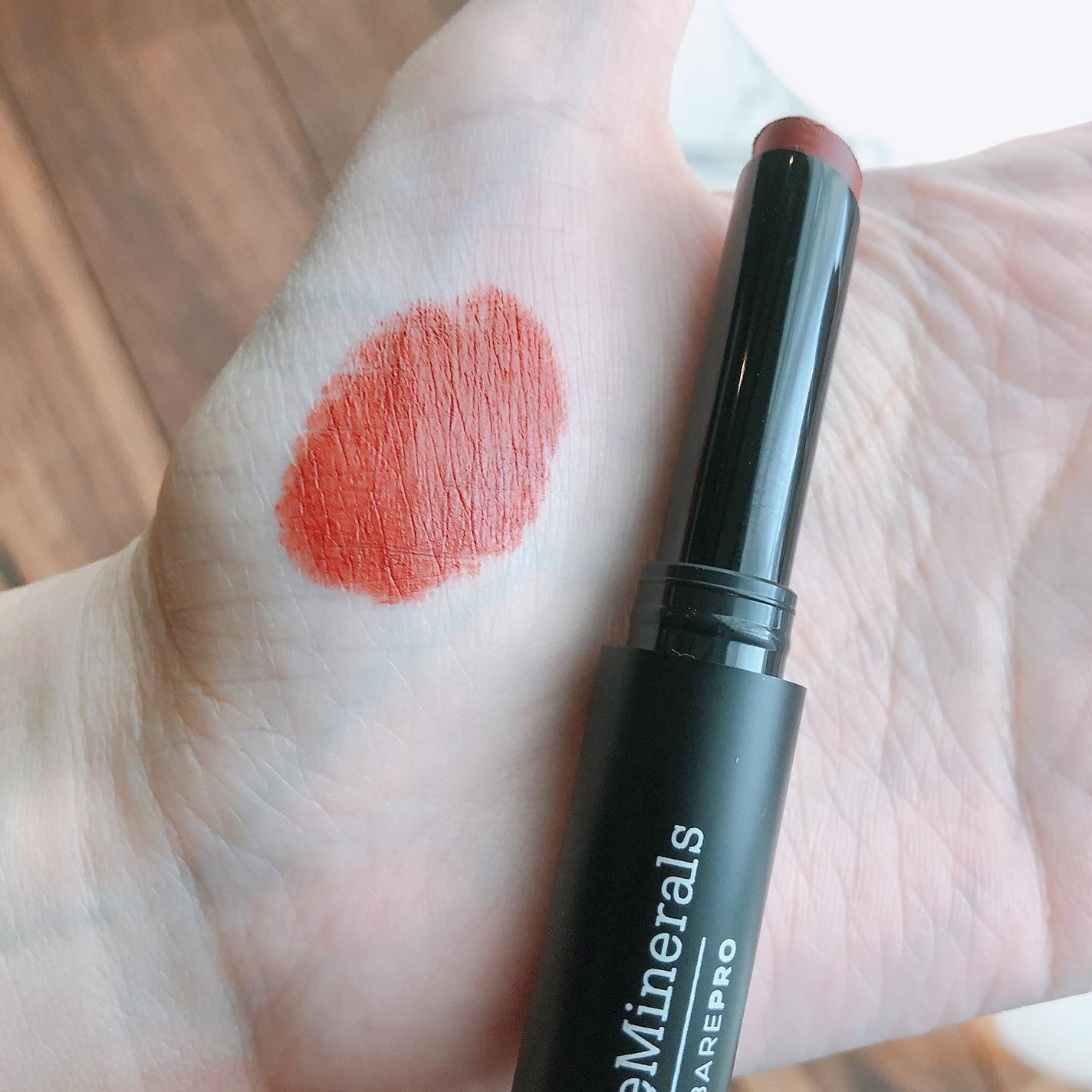 NiCO*フォロバ100 on LIPS 「ベアプロロングウェアリップスティックナツメグベアミネラルさんの..」(4枚目)