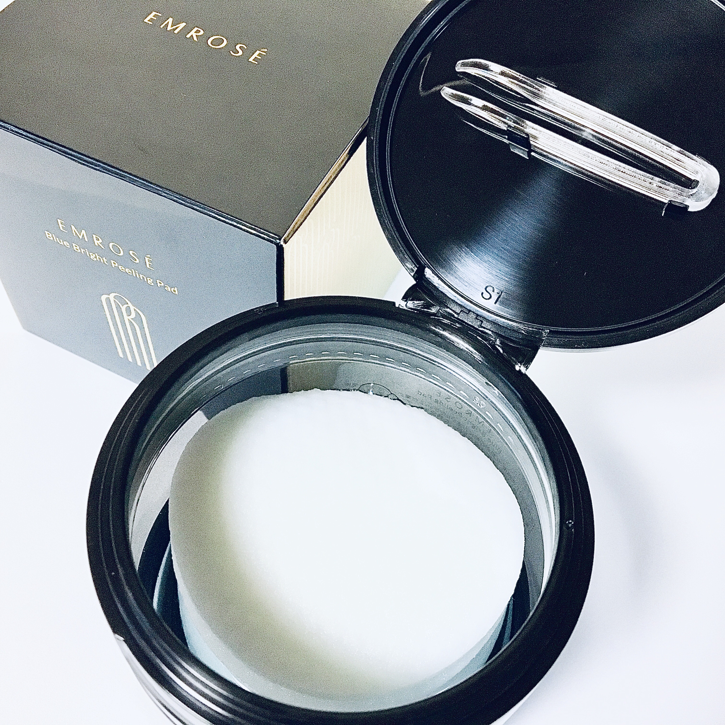 ブルーブライトピーリングパッド/EMROSÉ/トナーパッドを使ったクチコミ（2枚目）
