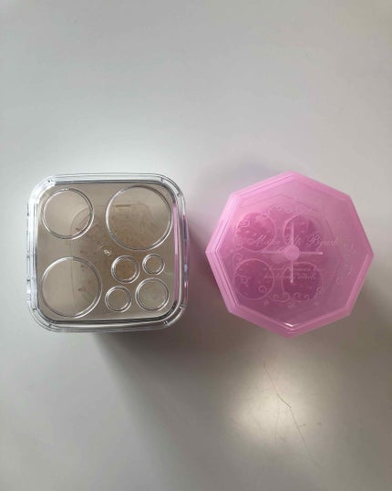 ブラシクリーナースタンド/セリア/その他化粧小物を使ったクチコミ(1枚目)