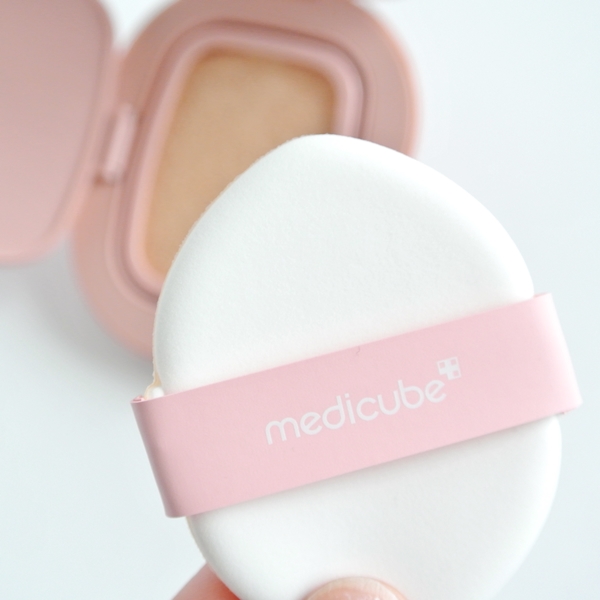 プログルタチオン グロークッション/MEDICUBE/クッションファンデーションを使ったクチコミ（3枚目）
