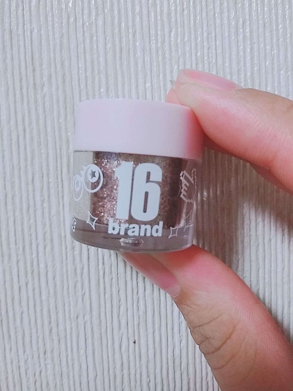 16CANDY ROCK PEAEL POWDER/16BRAND/単色アイシャドウを使ったクチコミ(2枚目)