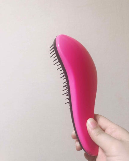 DAISO 立体ヘアブラシのクチコミ「【ダイソー】立体ヘアブラシ ピンク 108円
一時期キャンドゥでタングルティーザー似のブ.....」(2枚目)