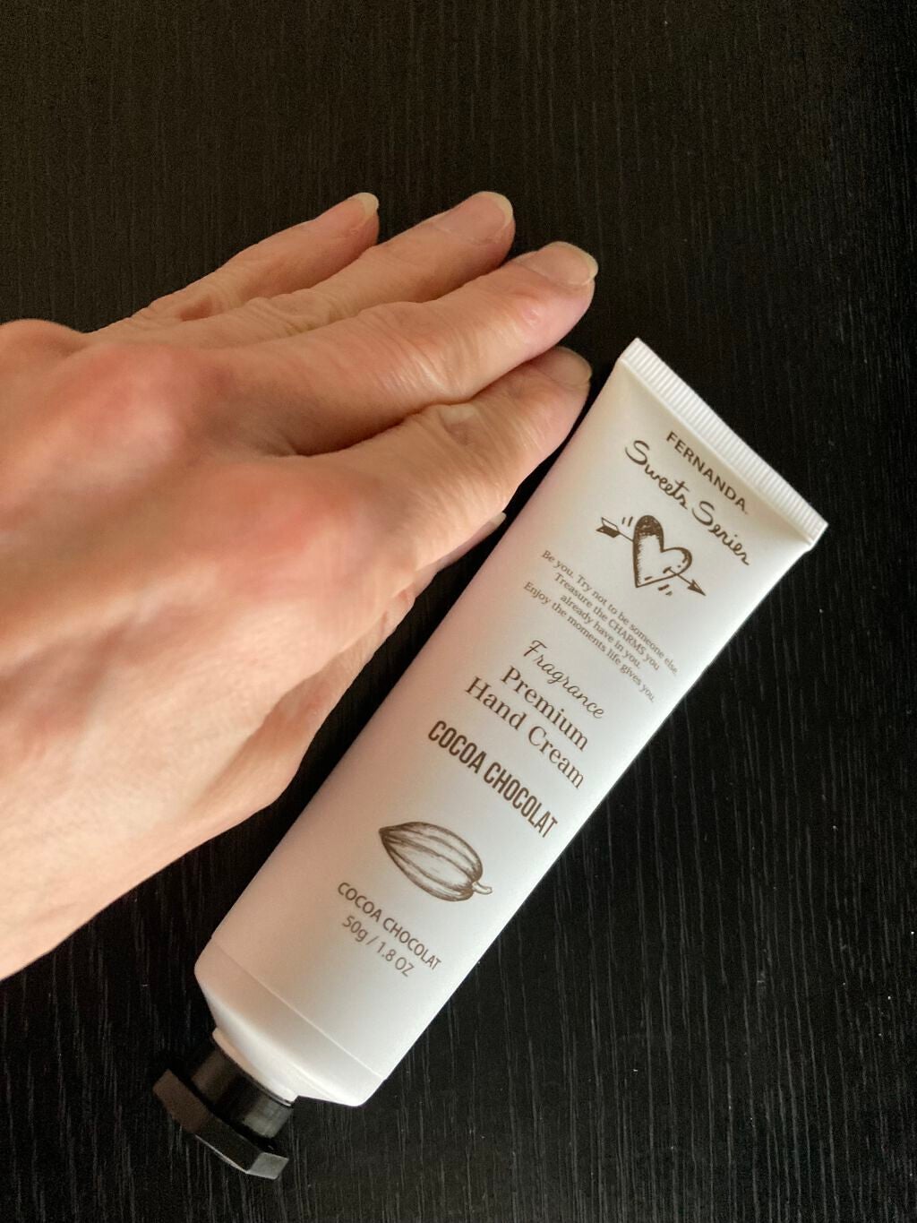 フレグランスプレミアムハンドクリーム(ココアショコラ)/フェルナンダ/ハンドクリームを使ったクチコミ(4枚目)