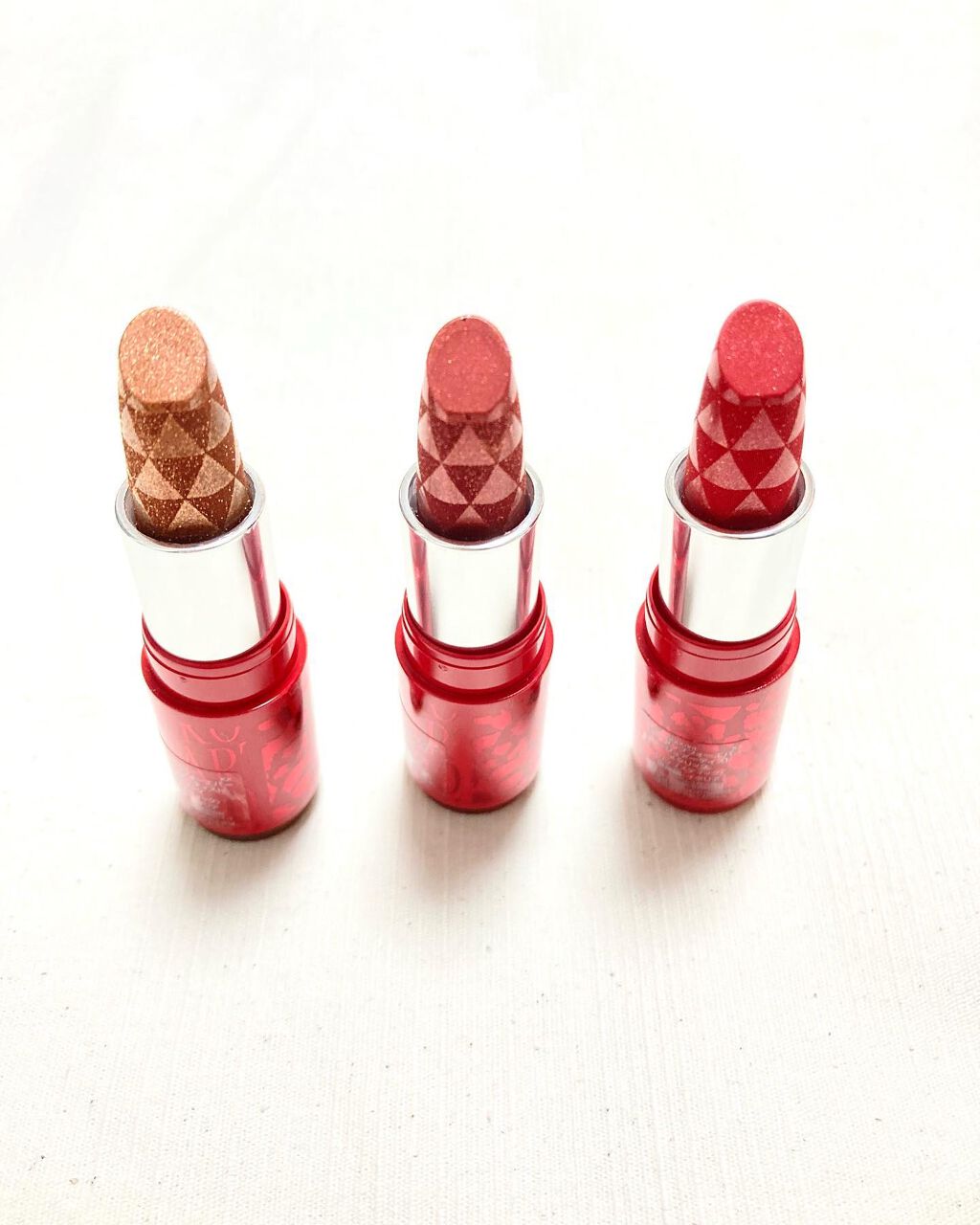 ルージュアーティスト メタリック 001イグゾービタントゴールド/MAKE UP FOR EVER/口紅を使ったクチコミ（3枚目）