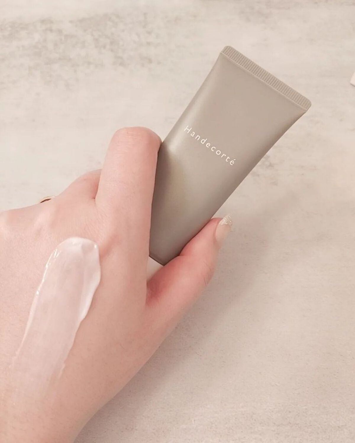 ハンデコルテ/キユートピア/ネック・デコルテケアを使ったクチコミ(3枚目)