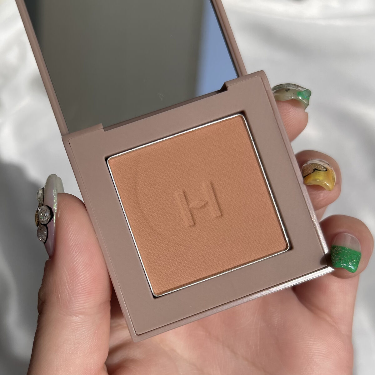 ニューデップスアイシャドウ V003 インスパイア/hince/単色アイシャドウを使ったクチコミ（3枚目）