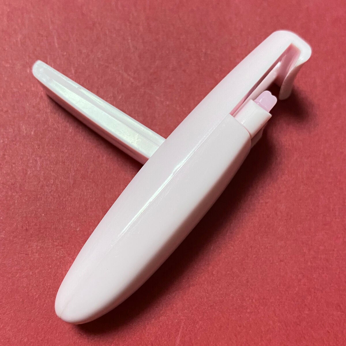 K on LIPS 「持ち運び用に購入目尻目頭あげるのに良いですゴムが取れやすいので..」(2枚目)
