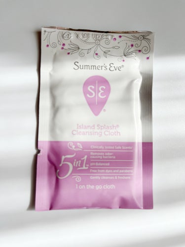 Summer's Eve(サマーズイブ) フェミニンクレンジングワイプ ノーマルスキンのクチコミ「Summer's Eve5 in 1
クレンジングクロス🫧
アイランドスプラッシュ

デリケー.....」（2枚目）