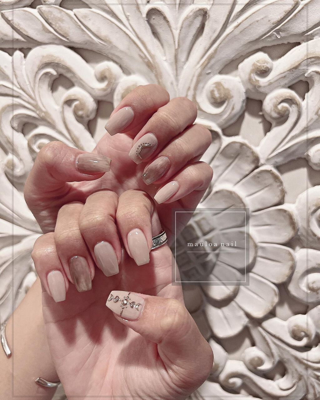 #シルバーネイル,#ブラウンネイル,#アートネイル,#海ネイル,#ミラーアートネイル,#月ネイル,#太陽ネイル,#うねうねネイル,#サマーネイル,#ジュエリーネイル,#ミラーネイル,#手書きアートネイル,#うねうねネイル,#グレージュネイル,#秋ネイル,#天王寺ネイル,#ネイルのネイルデザイン