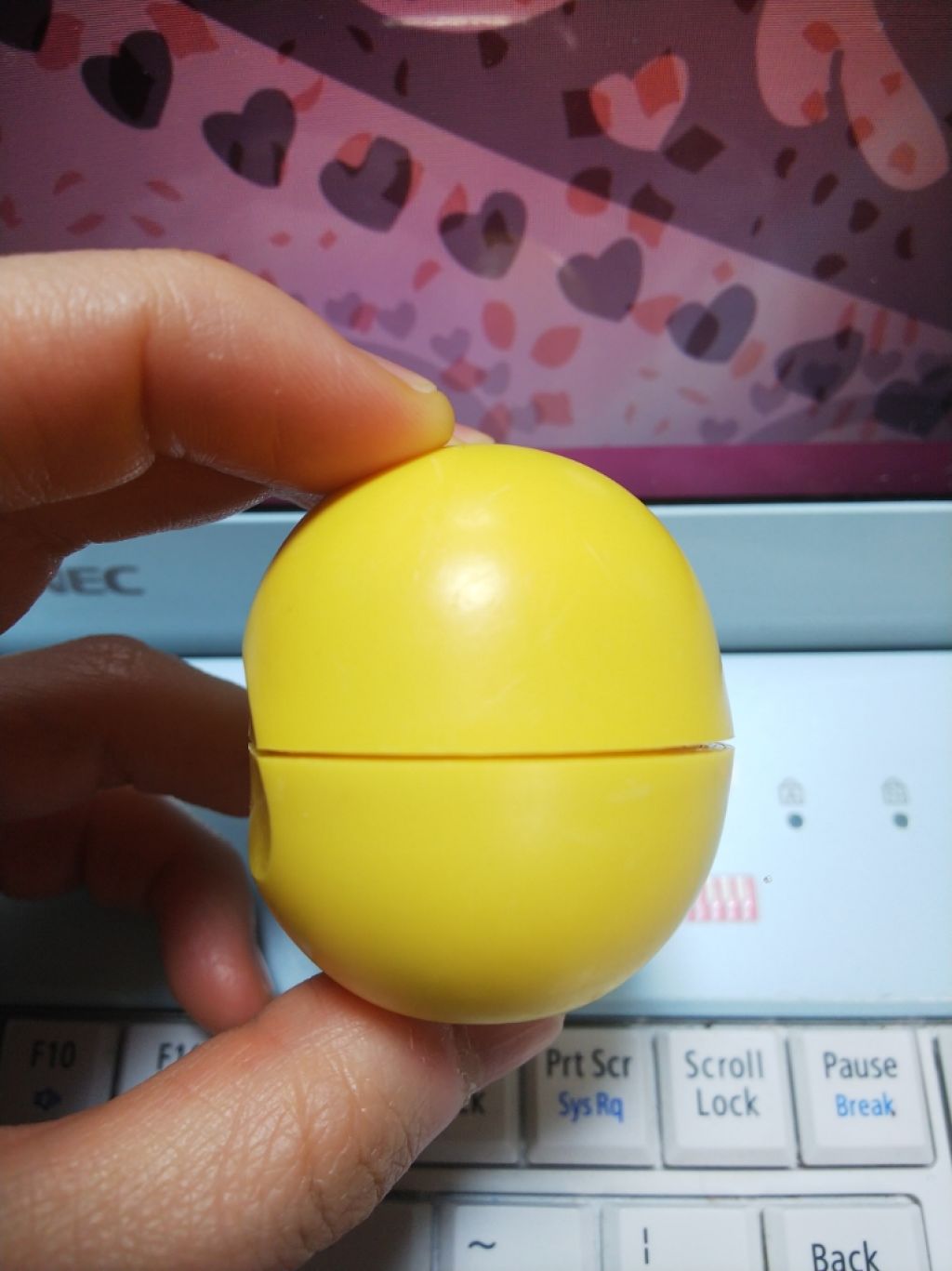 ＥＯＳリップバーム レモンドロップ/EOS/リップバームを使ったクチコミ（2枚目）