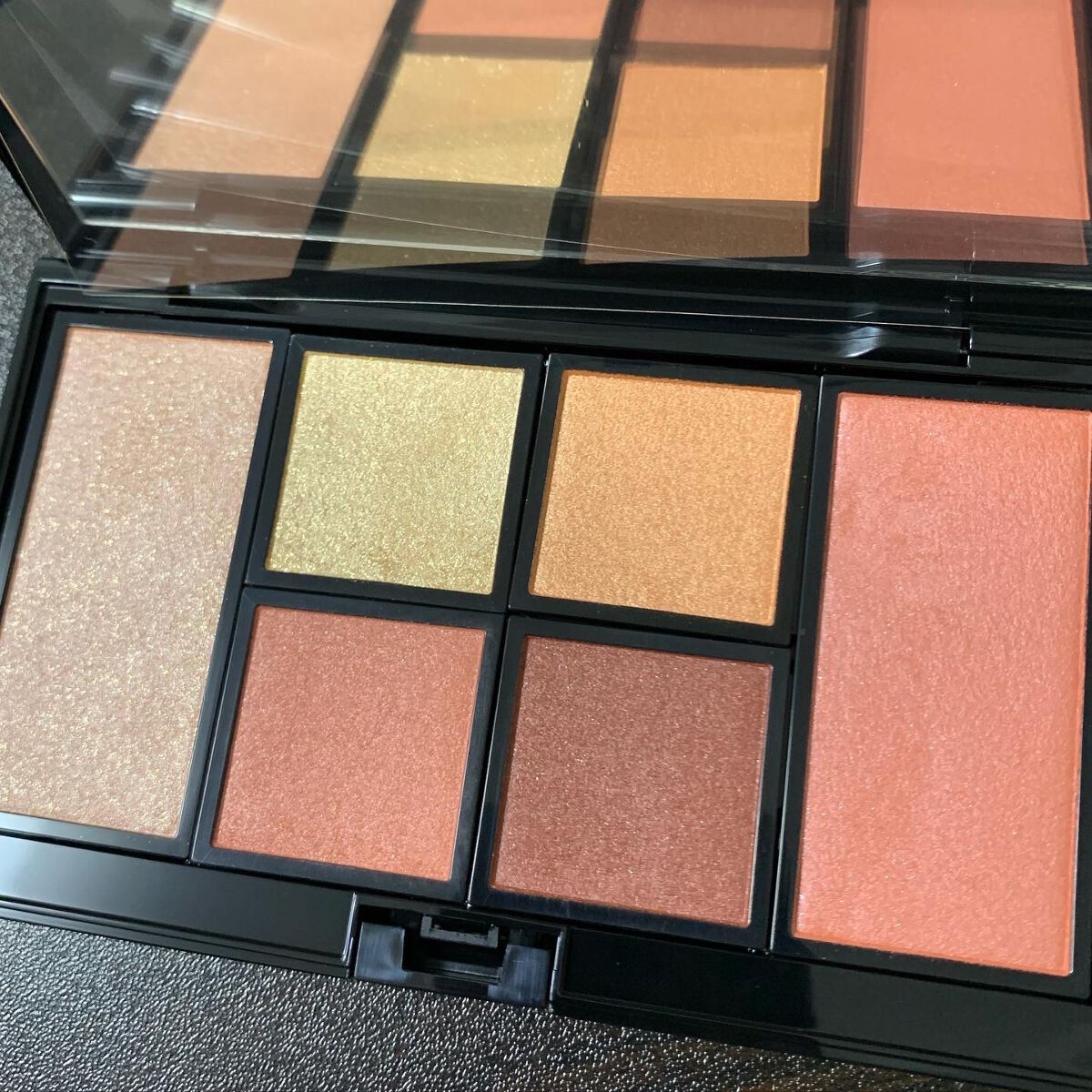 アイ & チーク コンパクトアディクション “ストーリー オブ ライフ”/ADDICTION/アイシャドウパレットを使ったクチコミ(4枚目)