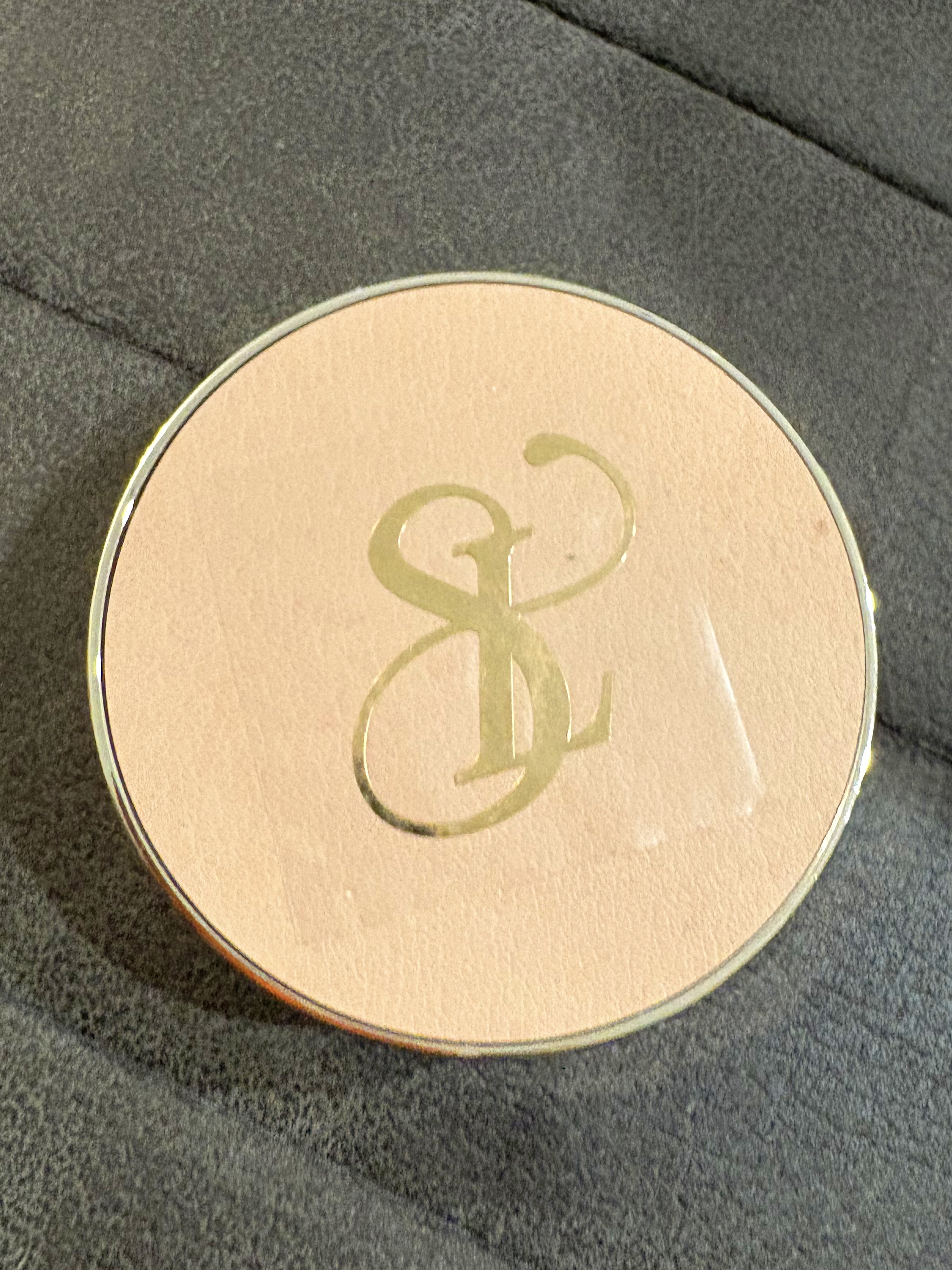 ピュアポリッシュクッションファンデーション/SELVE/クッションファンデーションを使ったクチコミ（2枚目）