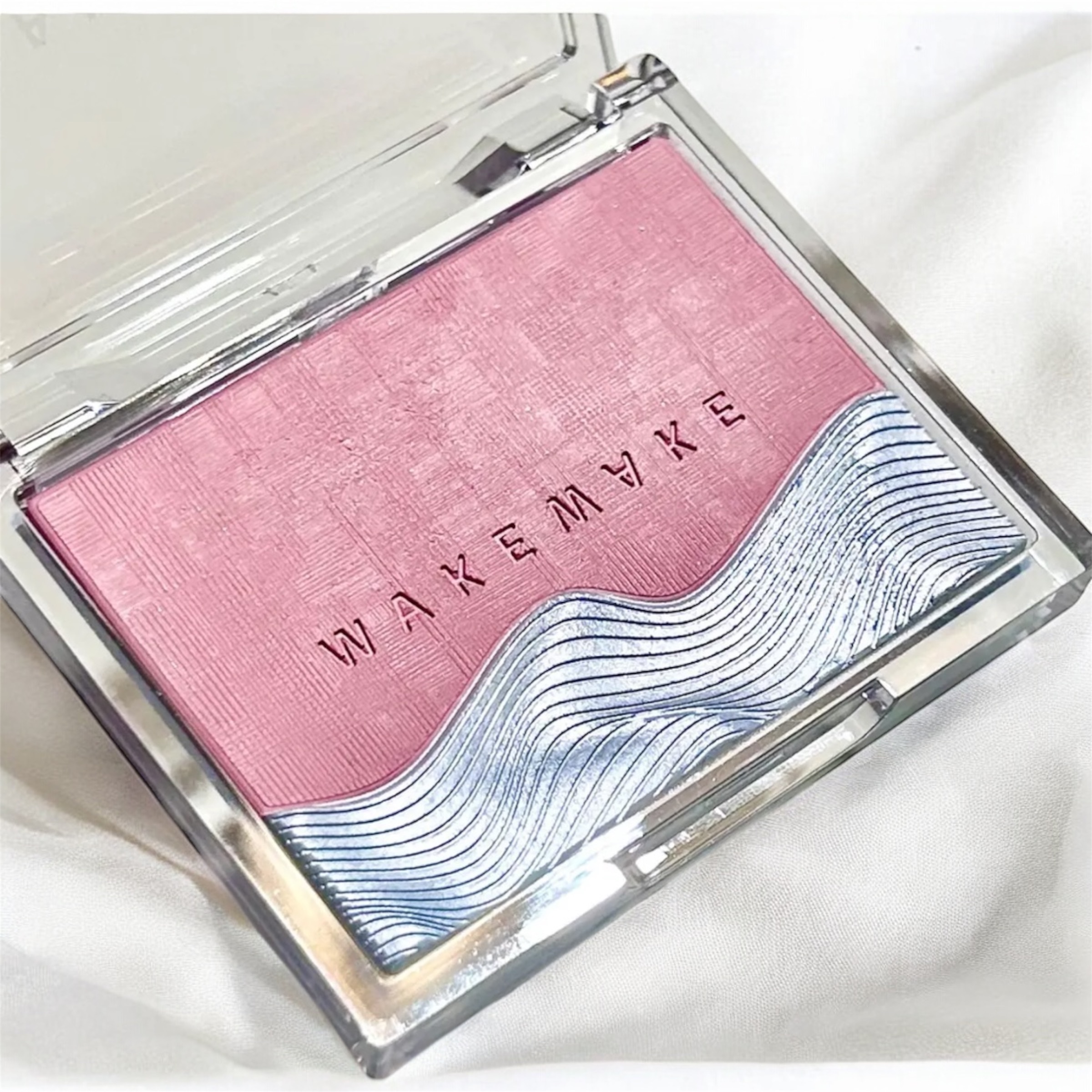 シアーレイヤリングデュアルブラッシャー/wakemake/パウダーチークを使ったクチコミ（2枚目）