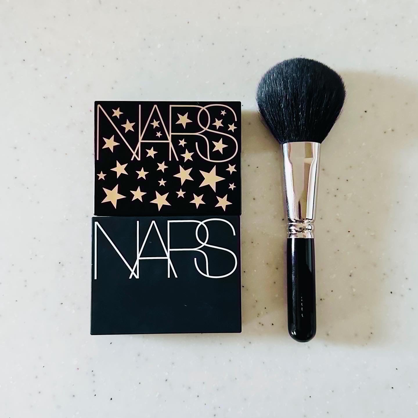 ライトリフレクティングセッティングパウダー　プレスト　N 03005(限定パッケージ)/NARS/プレストパウダーを使ったクチコミ（2枚目）