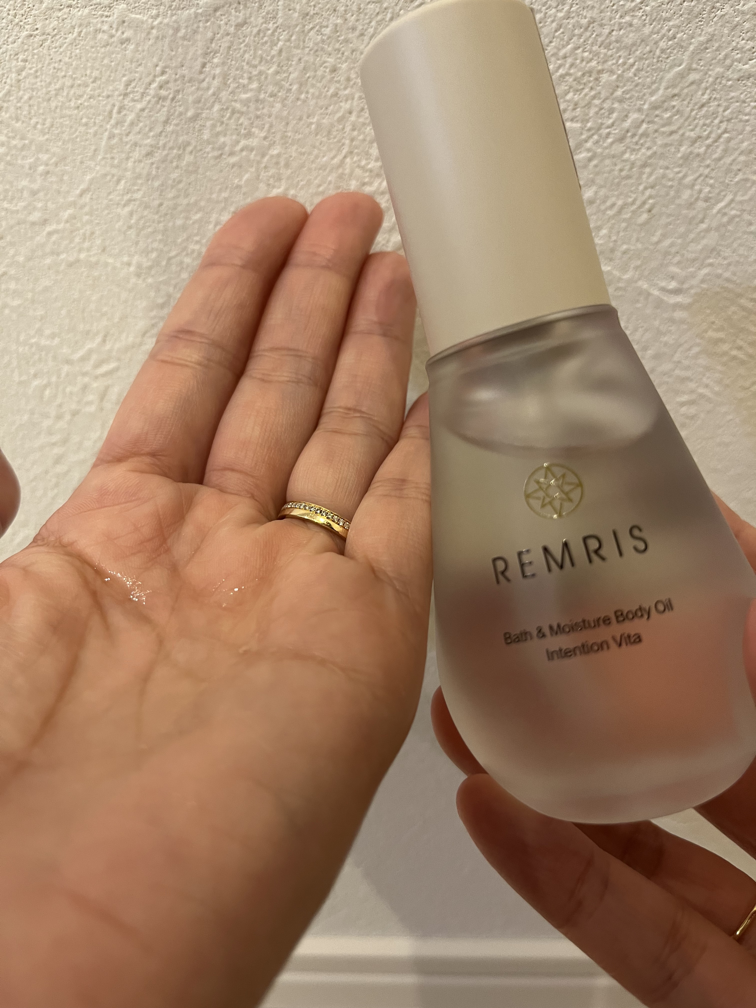 バス＆モイスチャーボディオイル Intention Vita（インテンションヴィータ）/REMRIS/ボディオイルを使ったクチコミ（3枚目）
