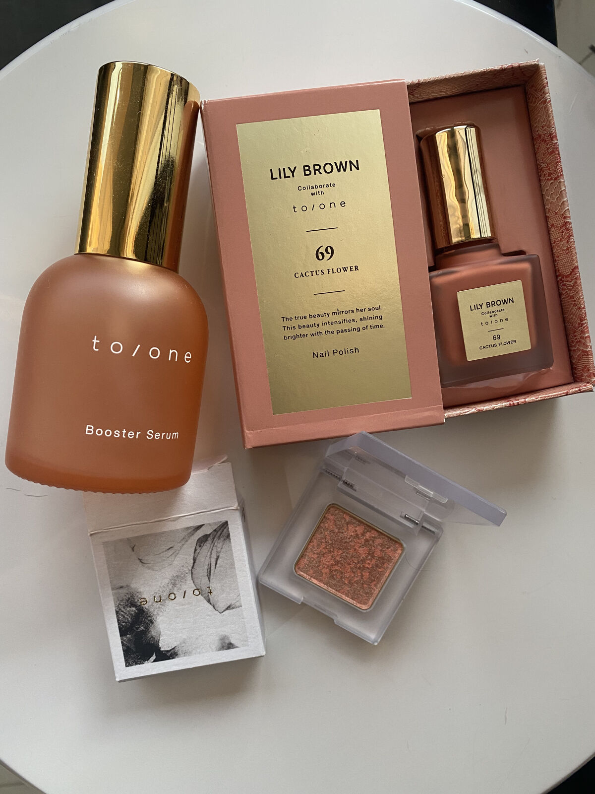 トーン ペタル アイシャドウ/to/one/アイシャドウパレットを使ったクチコミ（2枚目）