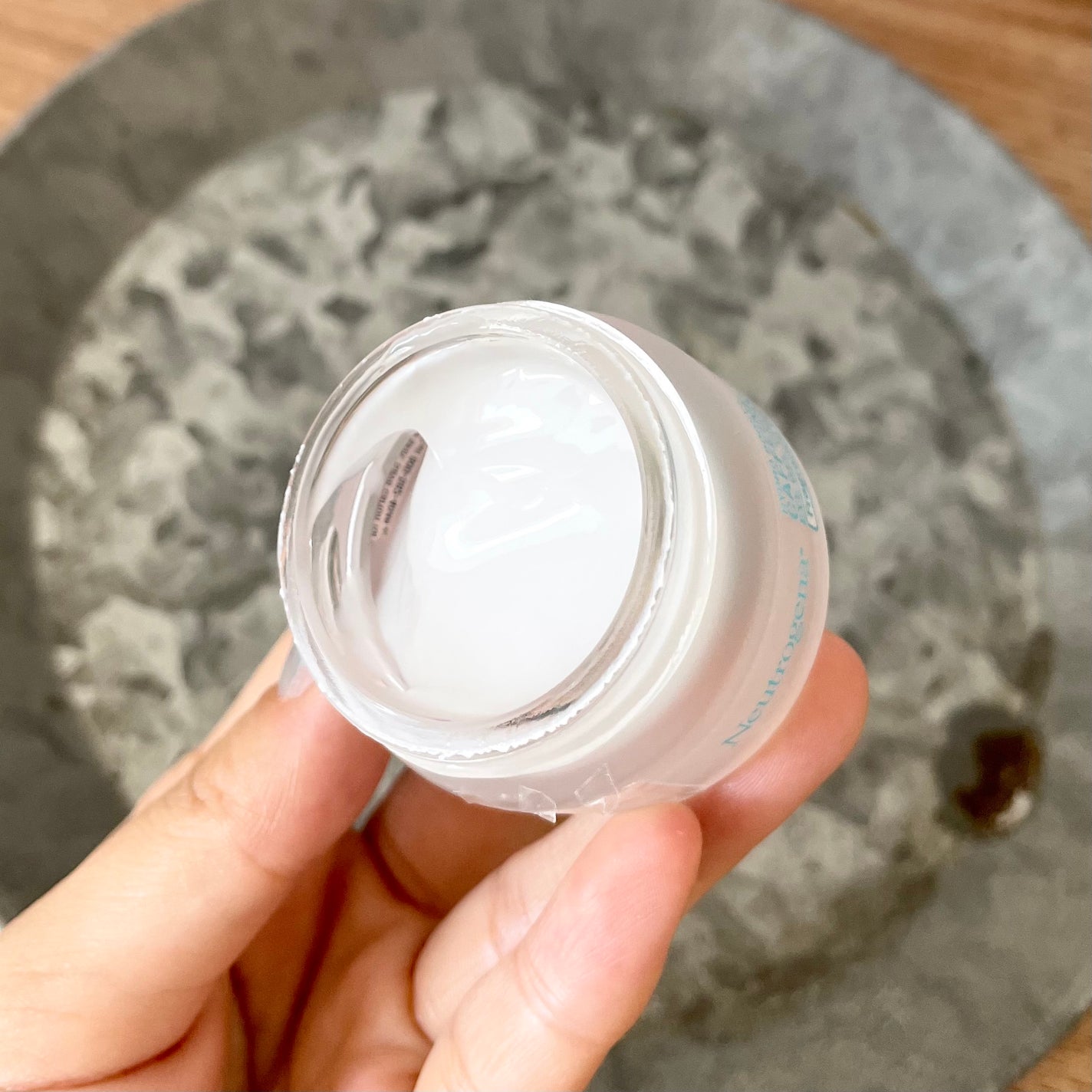 ハイドロブースト+カフェイン アイジェルクリーム/Neutrogena/アイケア・アイクリームを使ったクチコミ(3枚目)