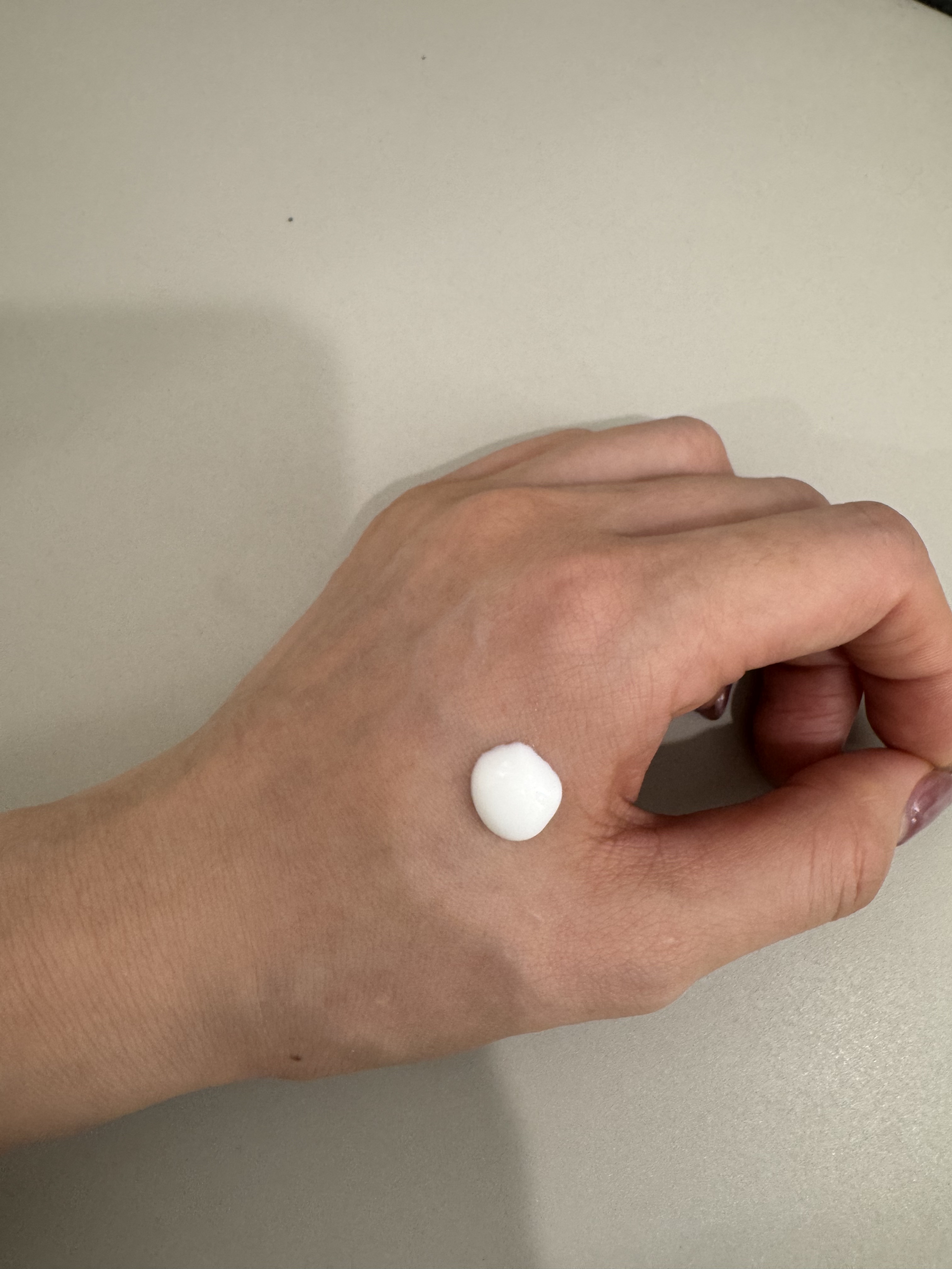 ミミ・アミィ fam UVジェル のクチコミ「無添加の肌に優しいUVクリームになります🤍
サラッとしたテクスチャで肌なじみとても良いです

.....」（2枚目）