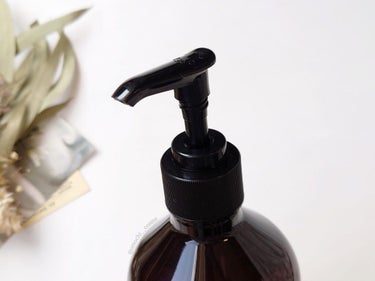 GRAFEN  HINOKI SHAMPOOのクチコミ「やさしい香りに癒やされる🌲

GRAFEN
　ヒノキ シャンプー　500mL

人気のシャンプ.....」（3枚目）