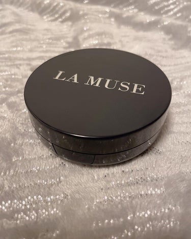 ✧︎LA MUSE 
ダブルレイヤリングセラム・インクッション
 チェリーブロッサム (SPF50+ PA+++)

今回はモニターでいただいたものになります！

まずパケがシンプルでジェンダーレスなデ