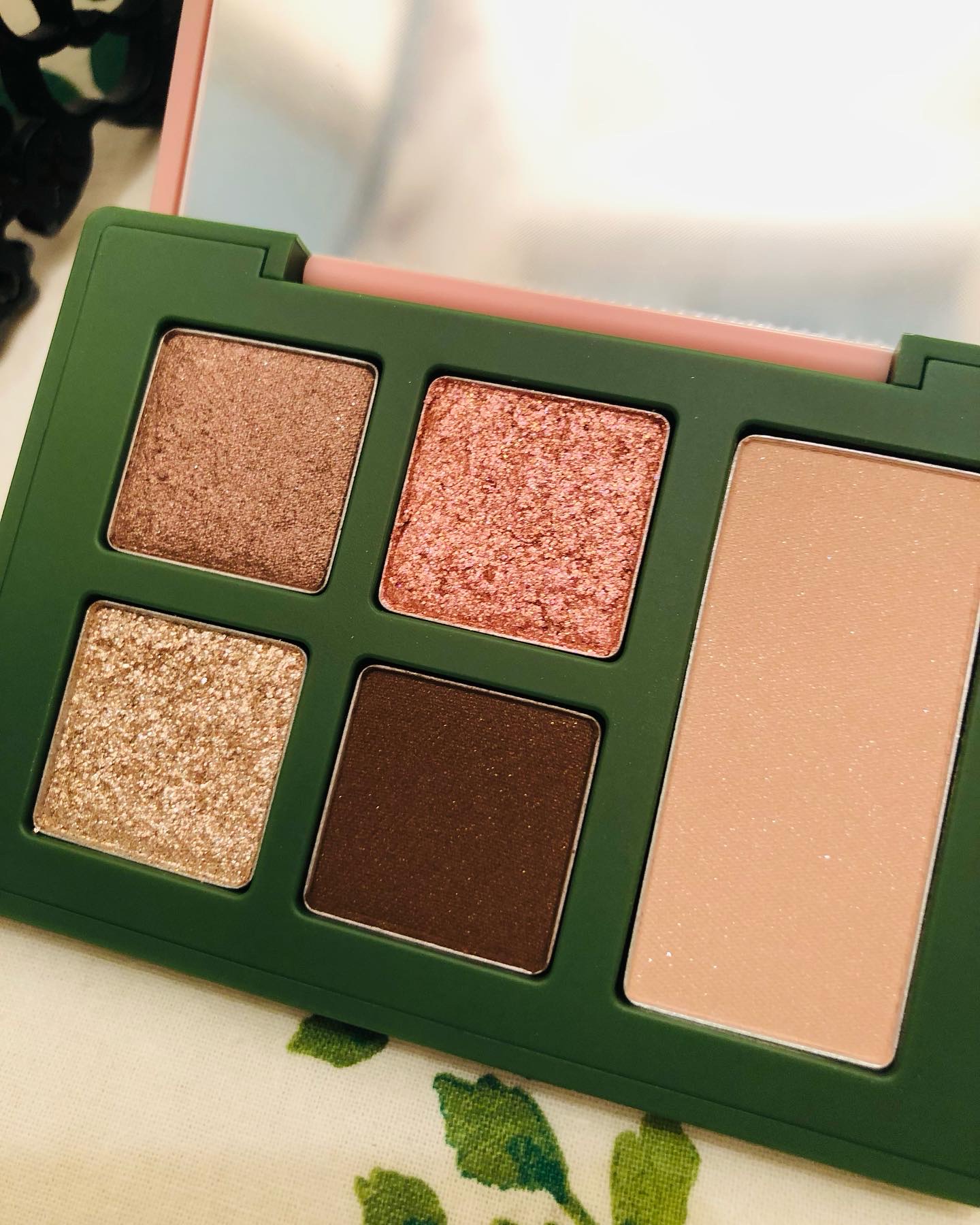 セフィラティ クイーンバレットアイズ/Sefilaty/アイシャドウパレットを使ったクチコミ（2枚目）