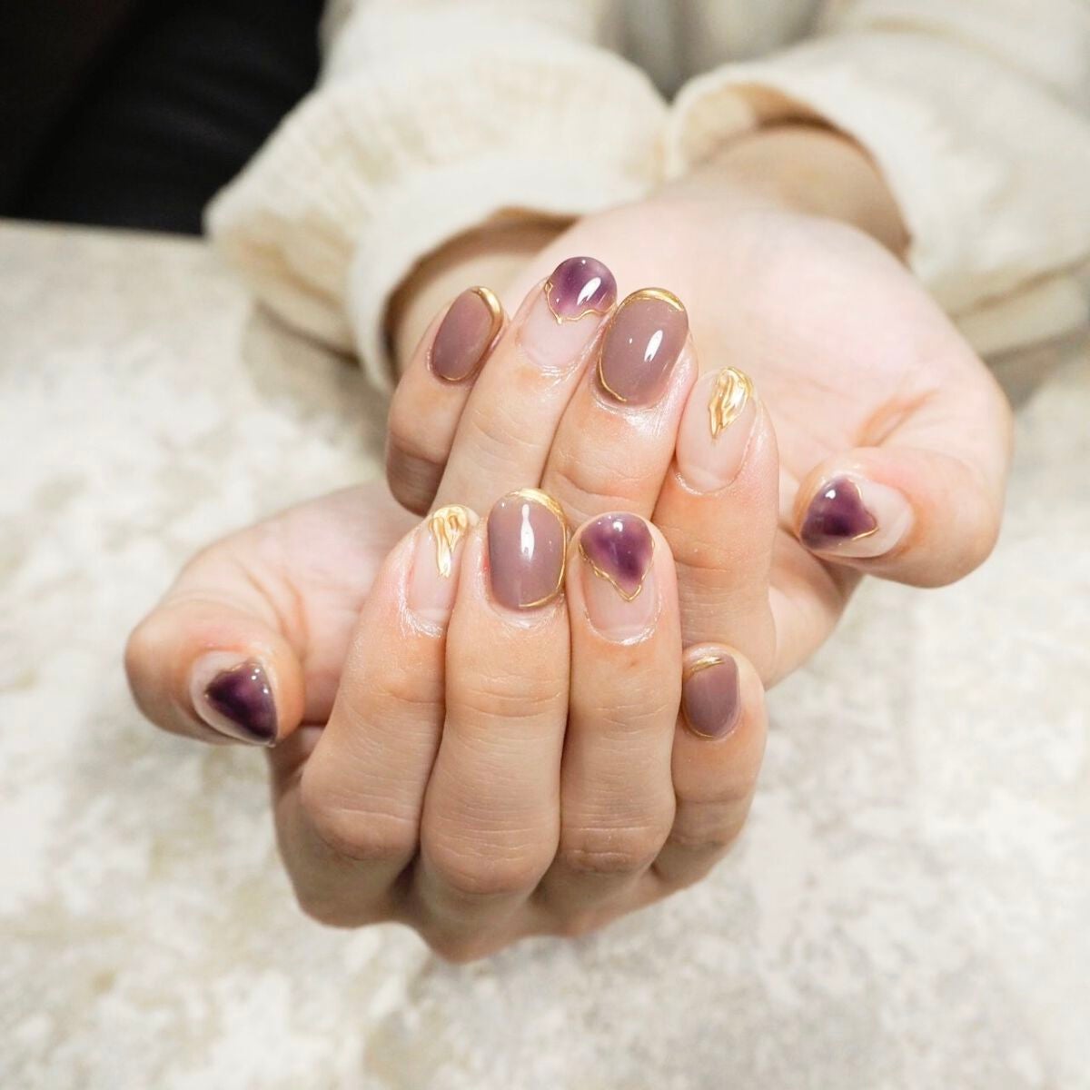 侘助 on LIPS 「【秋っぽデザインニュアンスネイル】こんにちは、侘助です❁︎ネイ..」(2枚目)