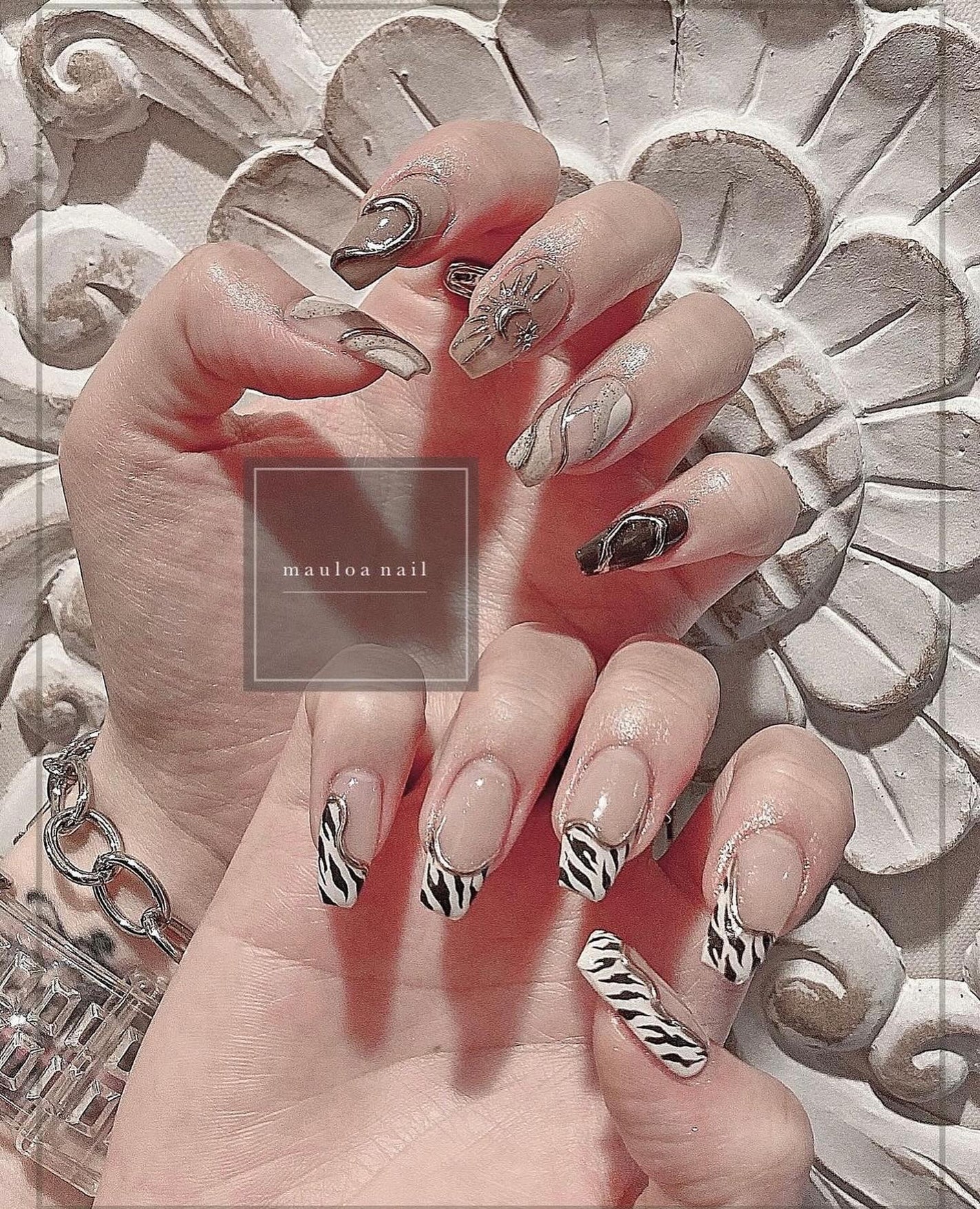 mauloa_nail on LIPS 「・ 🦓🖤・・・ネイルやり方動画fantistにて多数更新してま..」(1枚目)