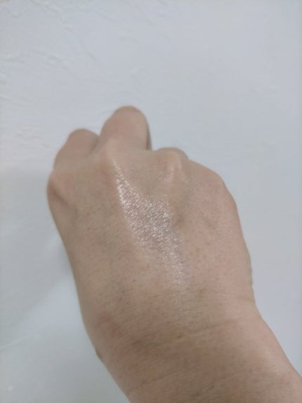 代名詞★フォロバ100% on LIPS 「【ゴージャスGOLDなメイクベース】平たい顔族mamaです。ご..」(3枚目)