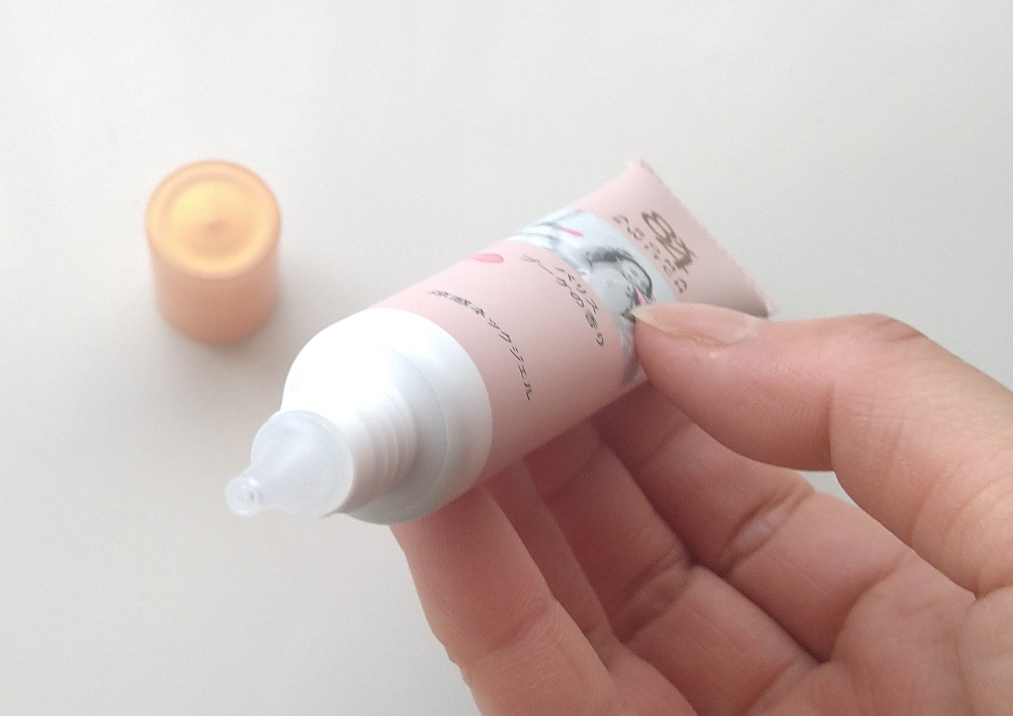 8x4 アロマスイッチ 涼感ネックジェル パリスブーケの香り/８ｘ４/デオドラント・制汗剤を使ったクチコミ（2枚目）